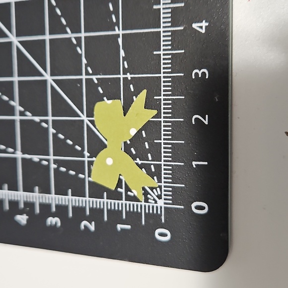 Bow paper punch - Picture 3 of 3